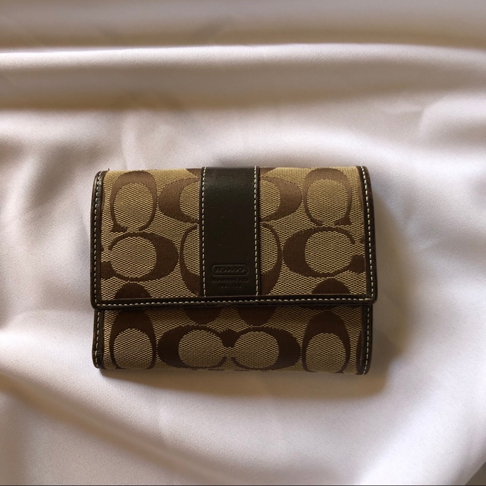 WOMEN’s COACH WALLET